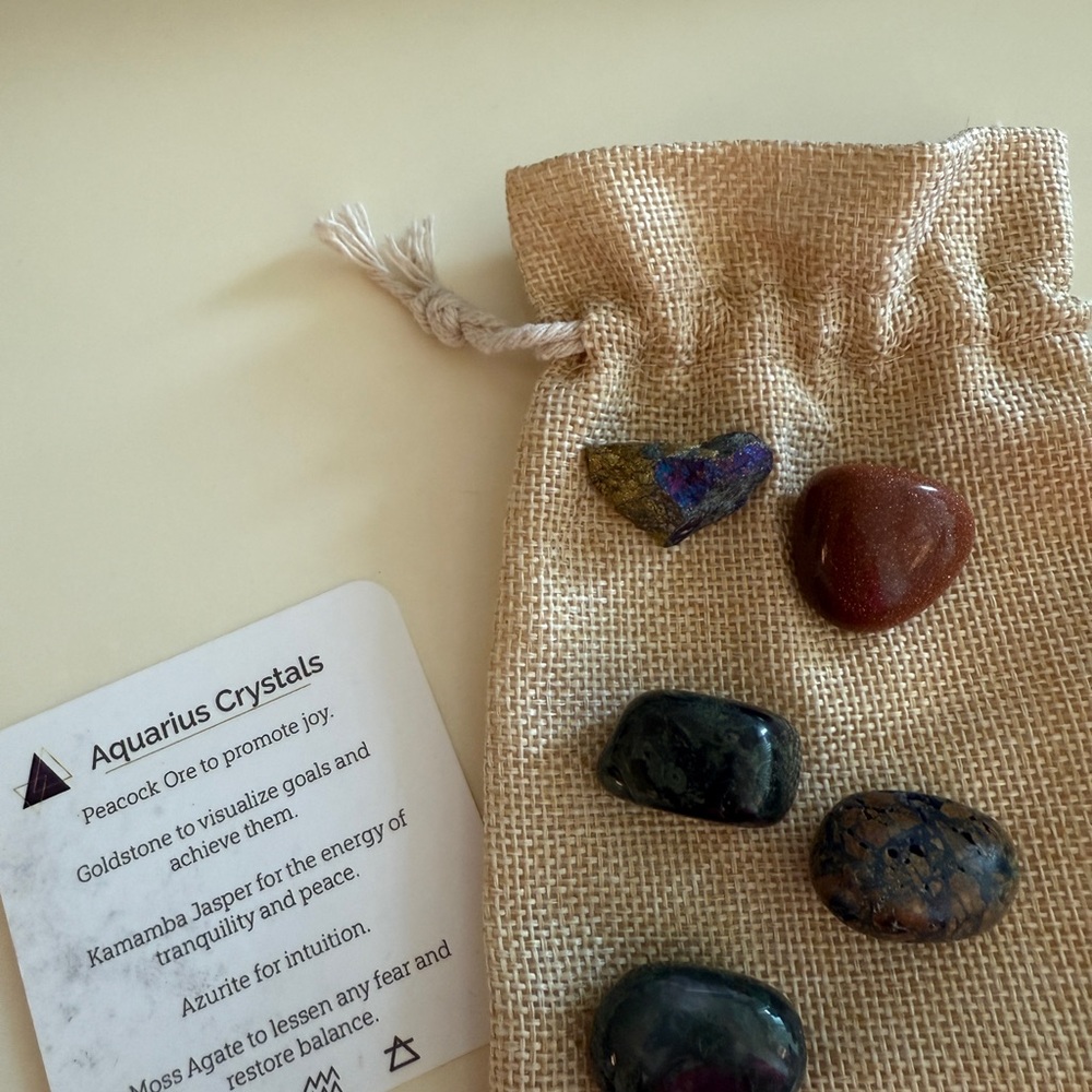 Set of 5 Aquarius Crystals with Pouch